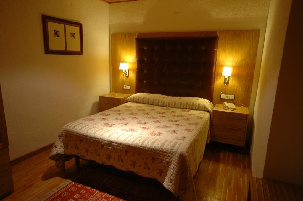 Hotel Els Puis Esterri d'Àneu Chambre photo
