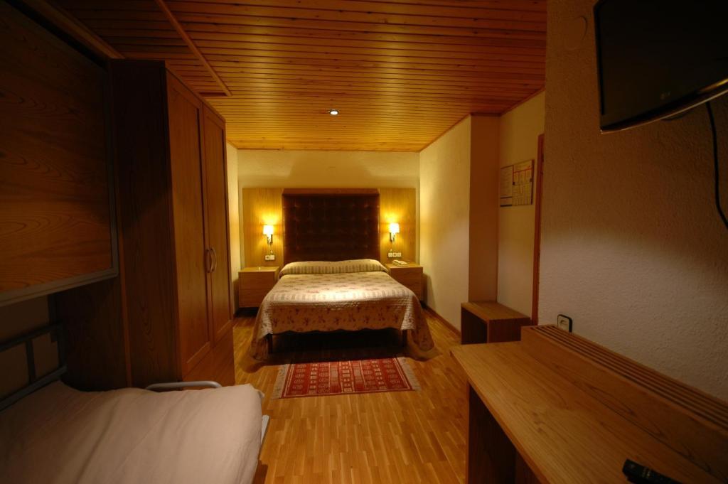Hotel Els Puis Esterri d'Àneu Chambre photo